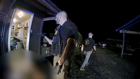 murdaugh murder pics|GRAPHIC: Bodycam footage shows crime scene。